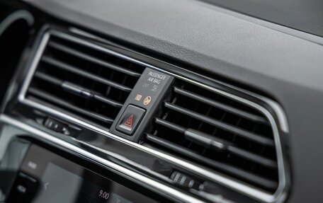 Volkswagen Tiguan II, 2019 год, 2 098 000 рублей, 31 фотография