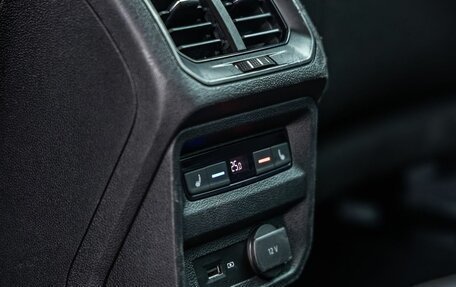 Volkswagen Tiguan II, 2019 год, 2 098 000 рублей, 28 фотография