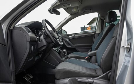 Volkswagen Tiguan II, 2019 год, 2 098 000 рублей, 30 фотография