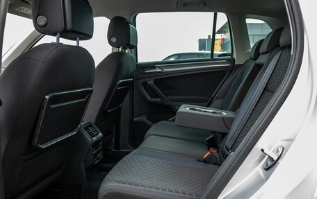 Volkswagen Tiguan II, 2019 год, 2 098 000 рублей, 36 фотография