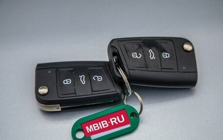 Volkswagen Tiguan II, 2019 год, 2 098 000 рублей, 39 фотография