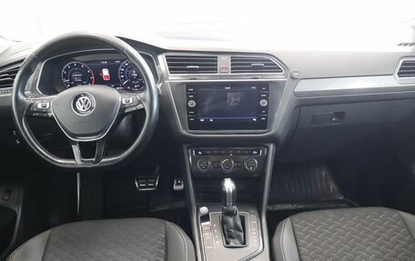 Volkswagen Tiguan II, 2018 год, 2 015 000 рублей, 11 фотография