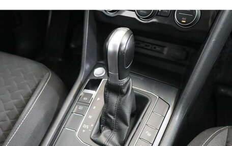 Volkswagen Tiguan II, 2018 год, 2 015 000 рублей, 14 фотография