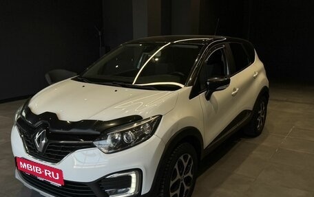 Renault Kaptur I рестайлинг, 2017 год, 1 355 000 рублей, 2 фотография