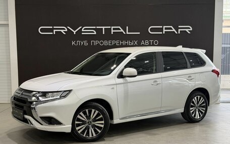 Mitsubishi Outlander III рестайлинг 3, 2022 год, 2 900 000 рублей, 1 фотография