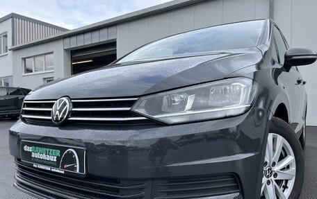 Volkswagen Touran III, 2022 год, 3 493 400 рублей, 1 фотография