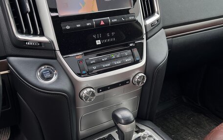 Toyota Land Cruiser 200, 2015 год, 5 590 000 рублей, 14 фотография