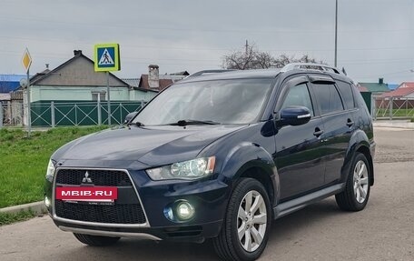 Mitsubishi Outlander III рестайлинг 3, 2010 год, 977 000 рублей, 10 фотография
