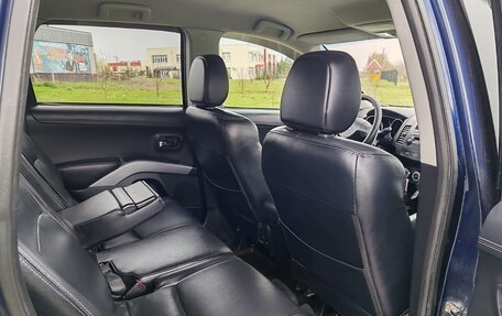 Mitsubishi Outlander III рестайлинг 3, 2010 год, 977 000 рублей, 23 фотография