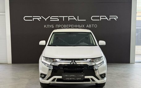 Mitsubishi Outlander III рестайлинг 3, 2022 год, 2 900 000 рублей, 3 фотография