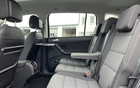 Volkswagen Touran III, 2022 год, 3 493 400 рублей, 9 фотография