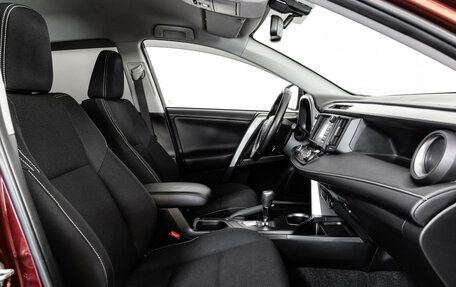 Toyota RAV4, 2017 год, 2 999 000 рублей, 18 фотография
