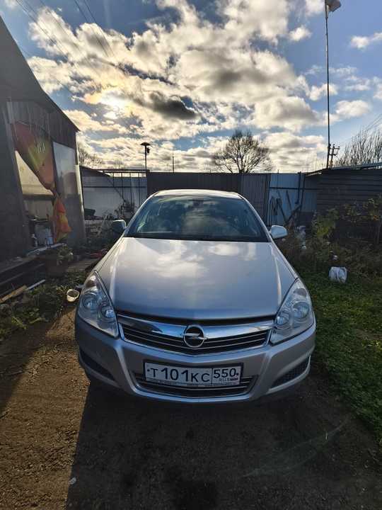Opel Astra H рестайлинг, 2011 год, 850 000 рублей, 2 фотография