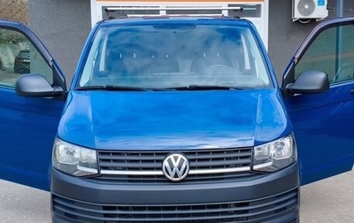 Volkswagen Transporter T6 рестайлинг, 2015 год, 2 700 000 рублей, 1 фотография