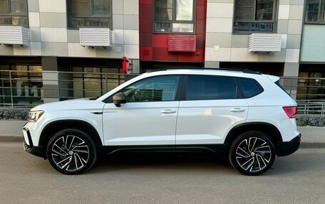 Volkswagen Taos, 2022 год, 2 650 000 рублей, 8 фотография