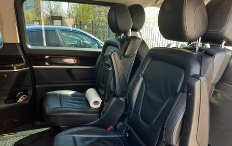 Mercedes-Benz V-Класс, 2017 год, 3 000 000 рублей, 7 фотография