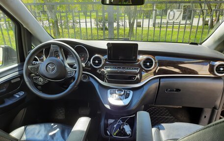 Mercedes-Benz V-Класс, 2017 год, 3 000 000 рублей, 8 фотография