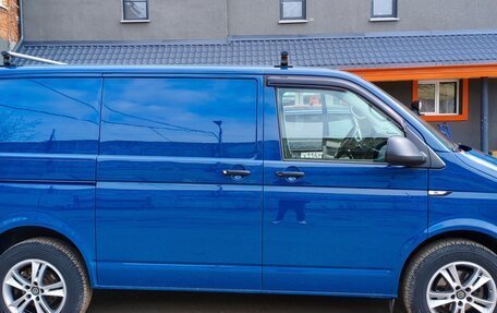 Volkswagen Transporter T6 рестайлинг, 2015 год, 2 700 000 рублей, 2 фотография