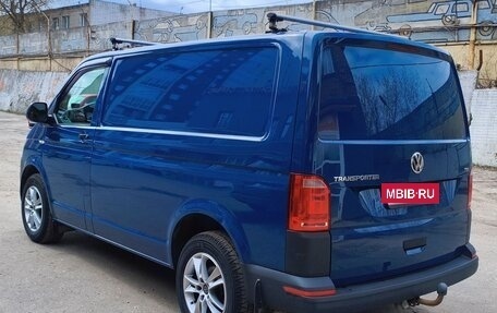 Volkswagen Transporter T6 рестайлинг, 2015 год, 2 700 000 рублей, 7 фотография