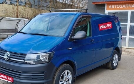 Volkswagen Transporter T6 рестайлинг, 2015 год, 2 700 000 рублей, 4 фотография