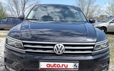 Volkswagen Tiguan II, 2018 год, 2 350 000 рублей, 1 фотография