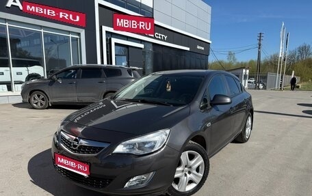 Opel Astra J, 2010 год, 625 000 рублей, 1 фотография