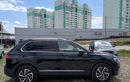 Volkswagen Tiguan II, 2018 год, 2 350 000 рублей, 5 фотография