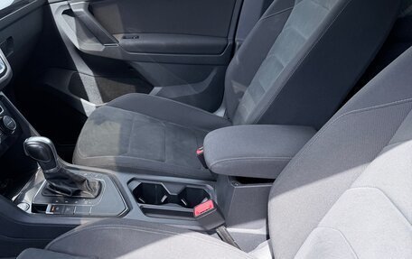 Volkswagen Tiguan II, 2018 год, 2 350 000 рублей, 6 фотография