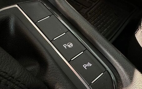 Volkswagen Tiguan II, 2018 год, 2 350 000 рублей, 11 фотография