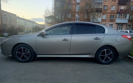 Renault Latitude I, 2010 год, 850 000 рублей, 8 фотография
