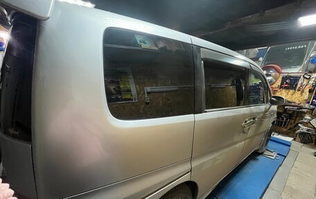 Honda Stepwgn III, 2005 год, 900 000 рублей, 2 фотография