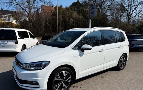 Volkswagen Touran III, 2023 год, 3 703 600 рублей, 1 фотография