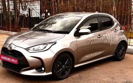 Toyota Yaris, 2020 год, 1 550 000 рублей, 5 фотография