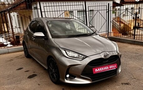 Toyota Yaris, 2020 год, 1 550 000 рублей, 2 фотография