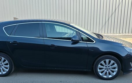Opel Astra J, 2014 год, 870 000 рублей, 2 фотография