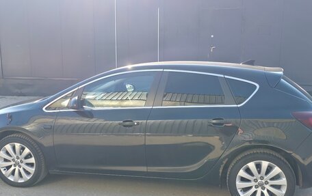 Opel Astra J, 2014 год, 870 000 рублей, 4 фотография