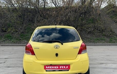 Toyota Yaris III рестайлинг, 2009 год, 610 000 рублей, 4 фотография