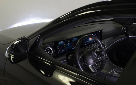Mercedes-Benz E-Класс, 2020 год, 4 420 000 рублей, 23 фотография