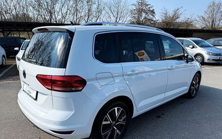 Volkswagen Touran III, 2023 год, 3 703 600 рублей, 3 фотография
