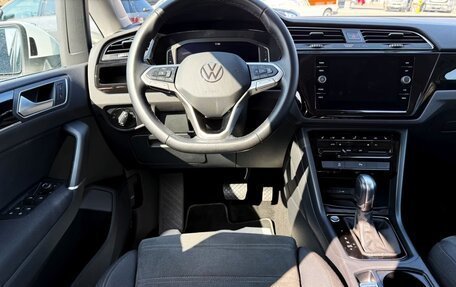 Volkswagen Touran III, 2023 год, 3 703 600 рублей, 5 фотография