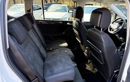 Volkswagen Touran III, 2023 год, 3 703 600 рублей, 6 фотография