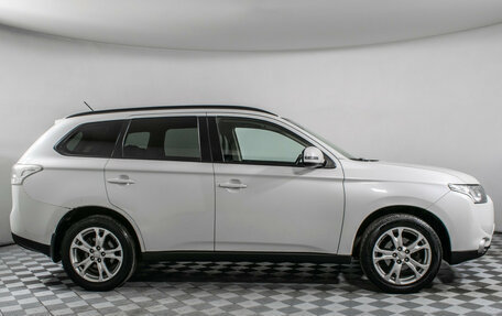 Mitsubishi Outlander III рестайлинг 3, 2013 год, 1 195 000 рублей, 4 фотография