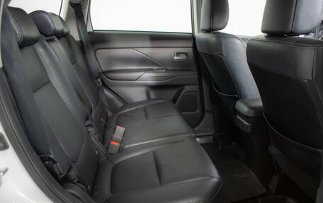 Mitsubishi Outlander III рестайлинг 3, 2013 год, 1 195 000 рублей, 10 фотография