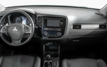 Mitsubishi Outlander III рестайлинг 3, 2013 год, 1 195 000 рублей, 11 фотография