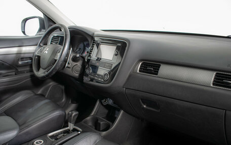 Mitsubishi Outlander III рестайлинг 3, 2013 год, 1 195 000 рублей, 9 фотография