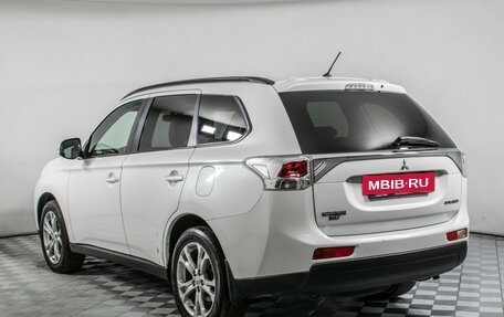 Mitsubishi Outlander III рестайлинг 3, 2013 год, 1 195 000 рублей, 7 фотография