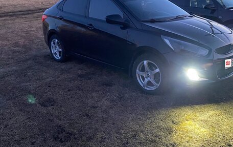 Hyundai Solaris II рестайлинг, 2012 год, 900 000 рублей, 6 фотография