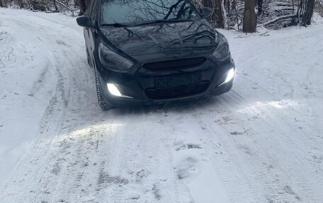 Hyundai Solaris II рестайлинг, 2012 год, 900 000 рублей, 4 фотография