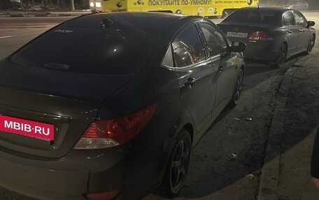Hyundai Solaris II рестайлинг, 2012 год, 900 000 рублей, 12 фотография