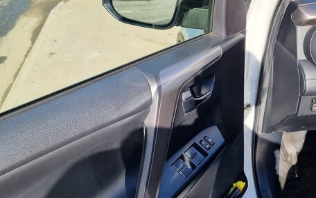 Toyota RAV4, 2016 год, 2 950 000 рублей, 11 фотография
